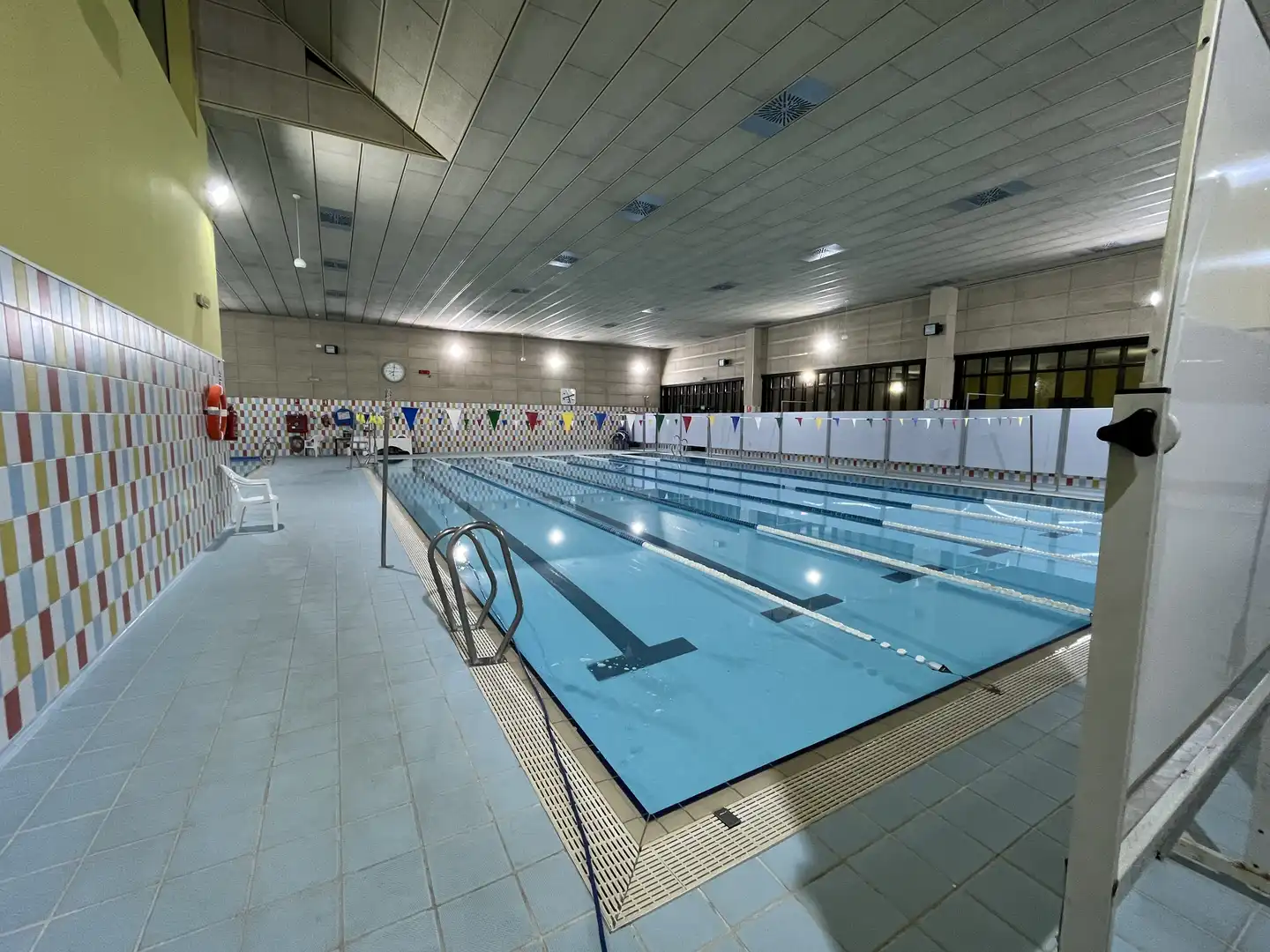 Piscina de Nau industrial en venda en Xàtiva