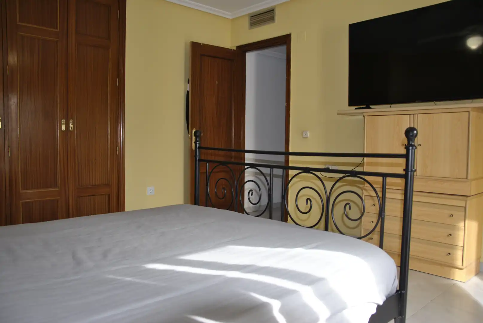Habitación de Ático en venta en Plasencia con Aire acondicionado, Calefacción y Terraza