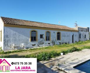 Vista exterior de Finca rústica en venda en Sanlúcar de Barrameda amb Piscina