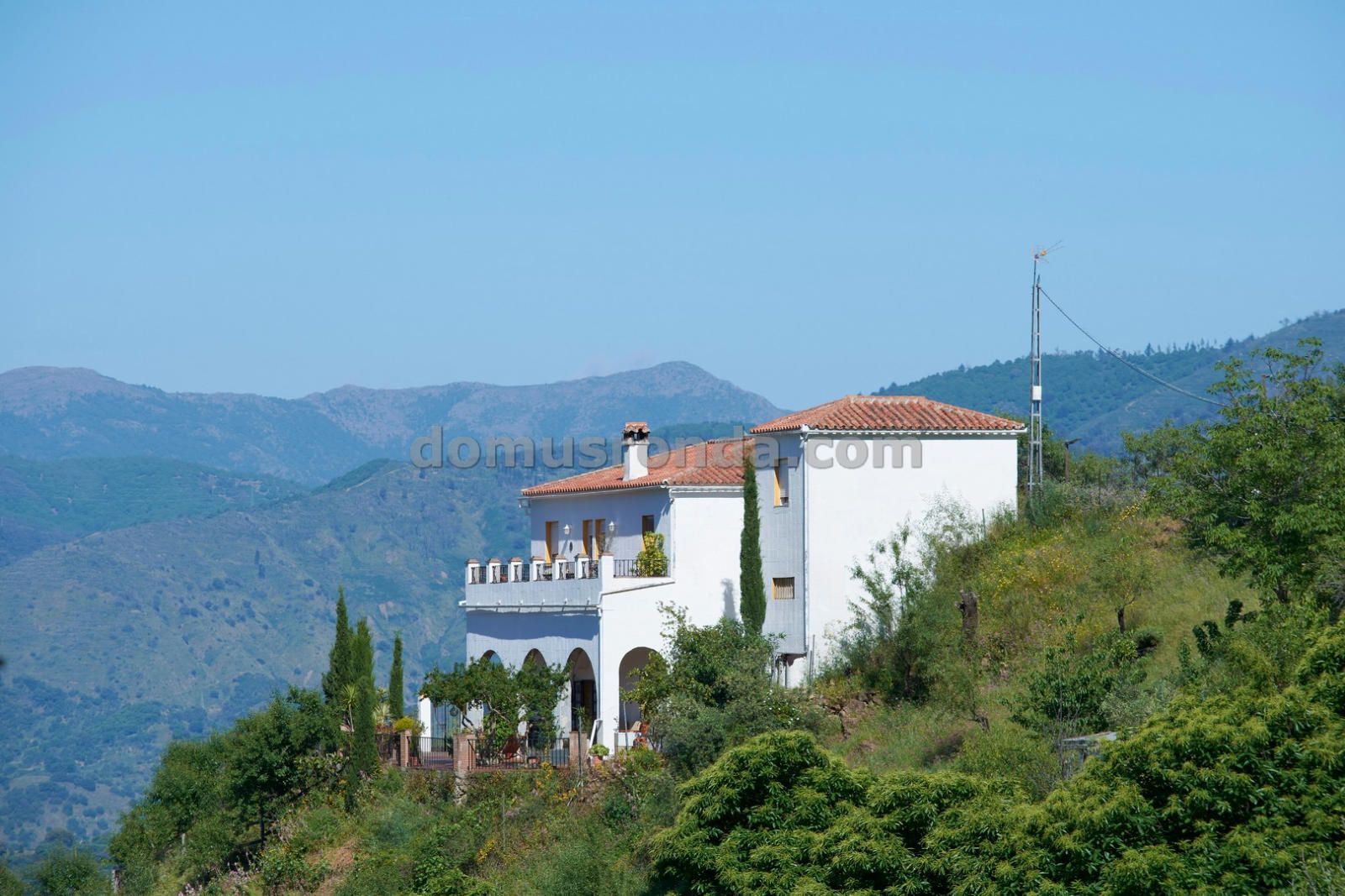 Vista exterior de Finca rústica en venda en Benadalid amb Terrassa, Traster i Moblat