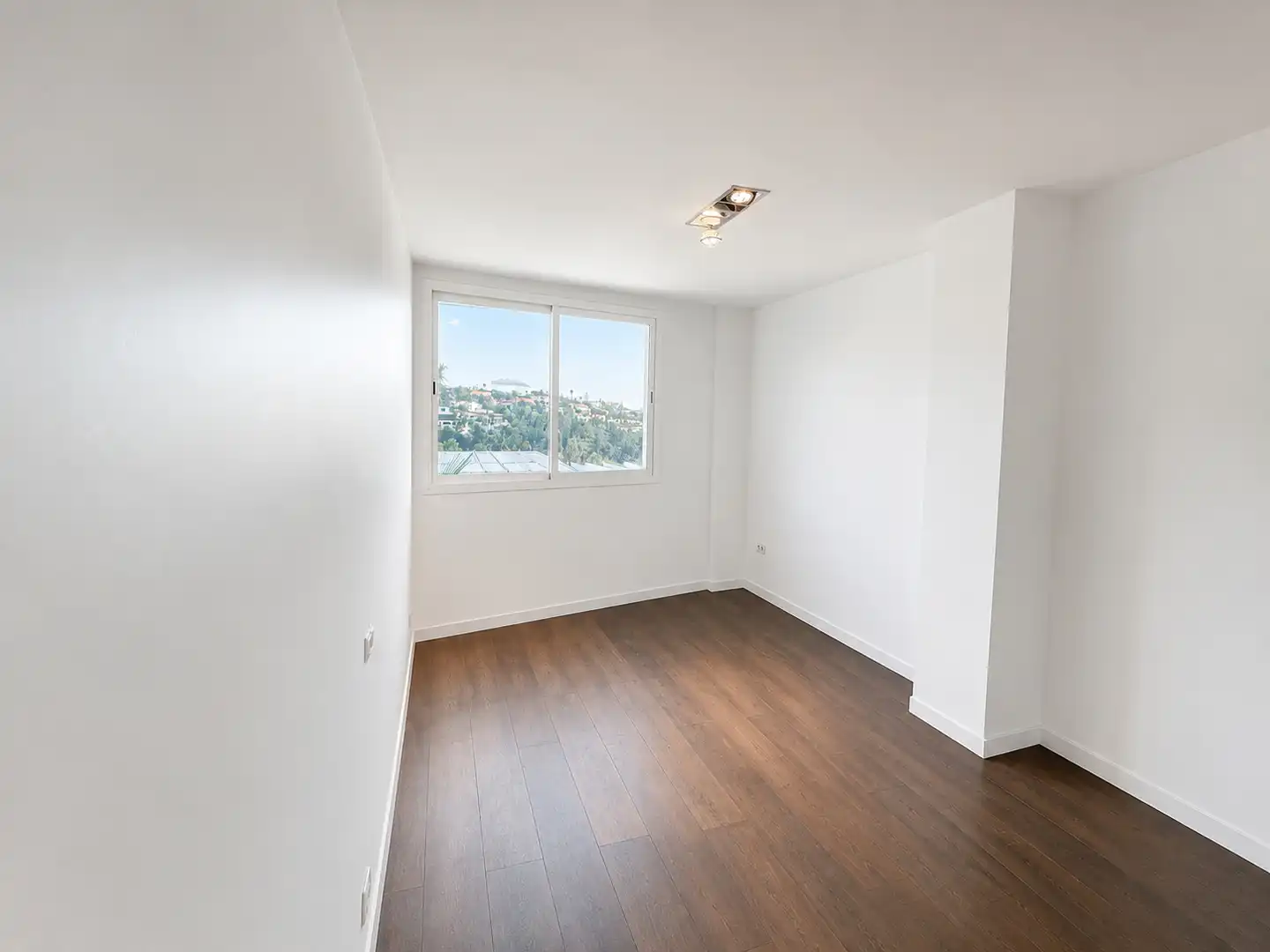 Dormitori de Casa adosada en venda en Benalmádena amb Aire condicionat, Jardí privat i Terrassa