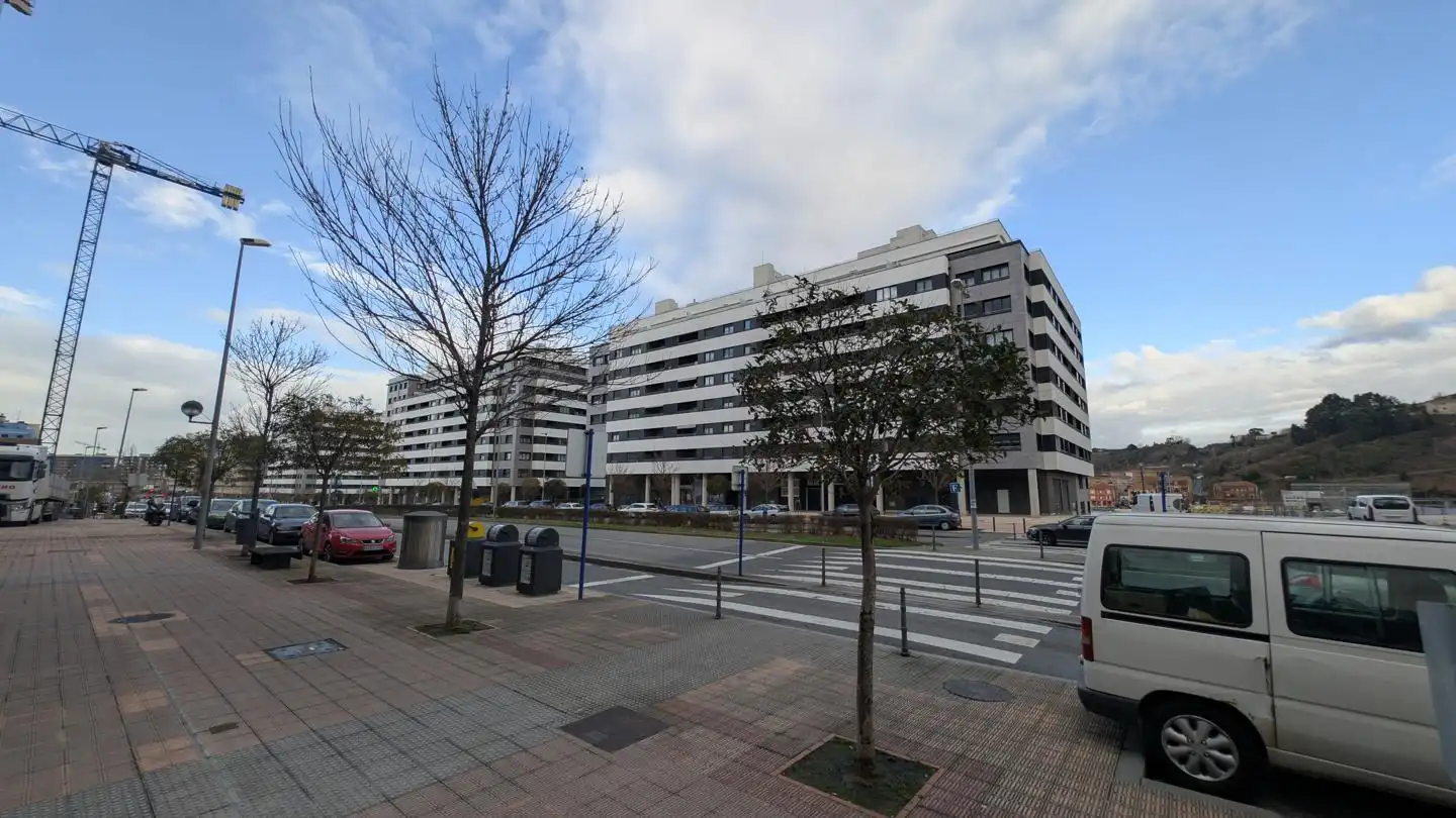 Planta baixa en venda a Altos Hornos de Vizcaya Hiribidea, Lasesarre