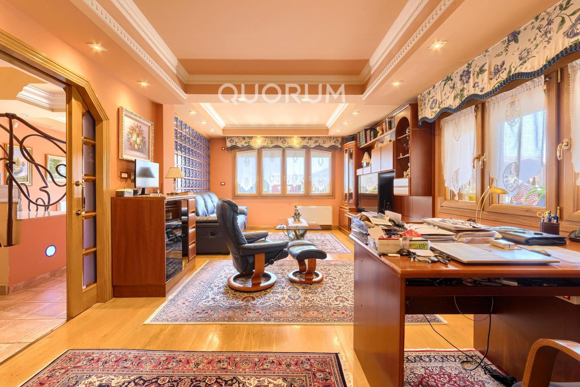 Living room of Single-family semi-detached for sale in Basauri   with Air Conditioner, Heating and Private garden