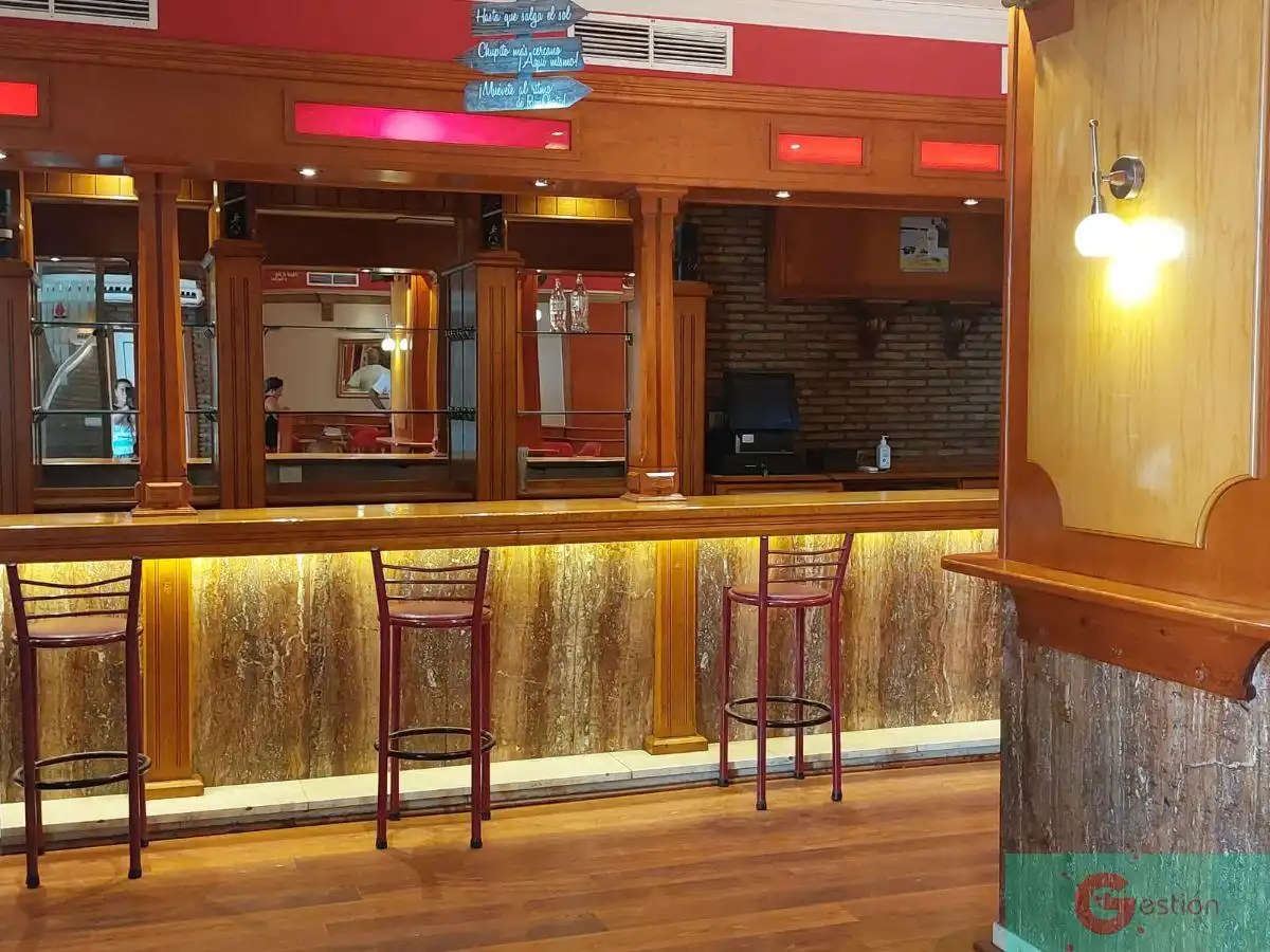 Local comercial en venda a Centro, imagen 2