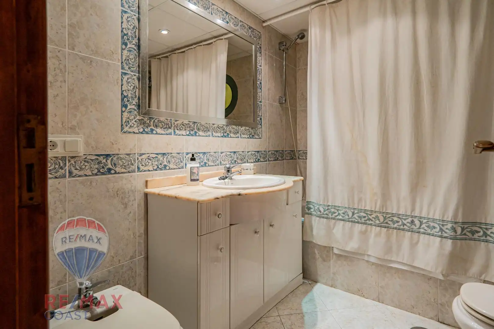Baño de Casa o chalet en venta en Torrox con Aire acondicionado, Calefacción y Jardín privado