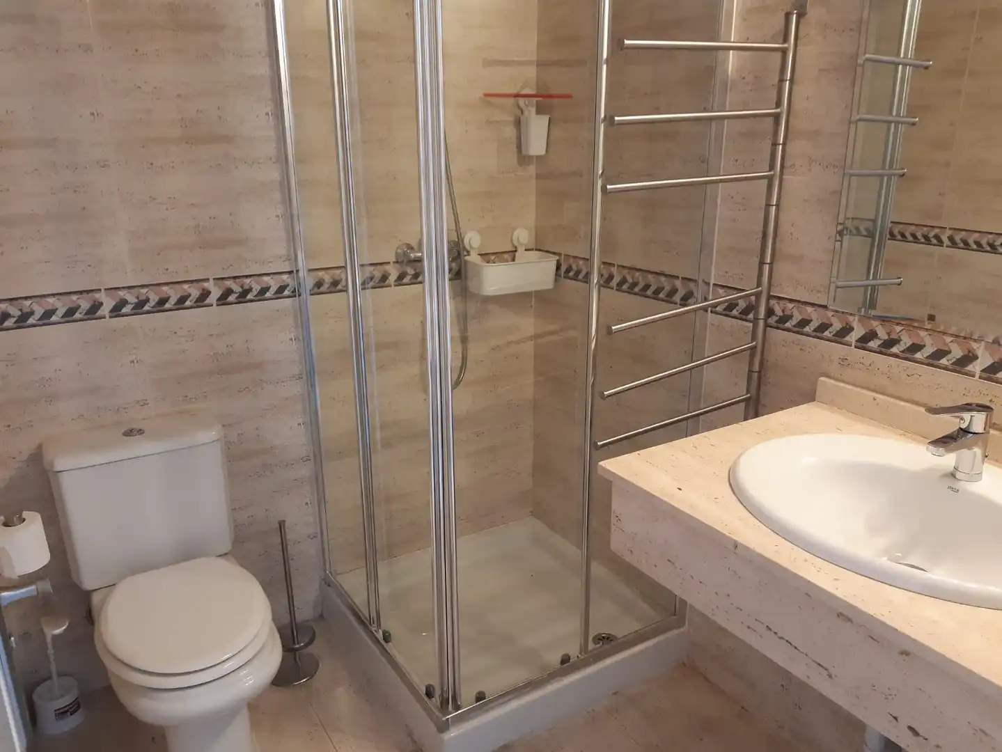 Bathroom of Apartments for rent in Marbella  with Air Conditioner, Heating and Terrace