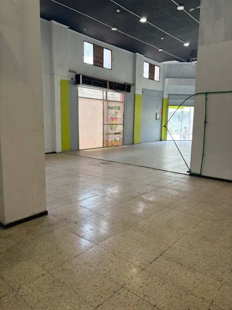 Local comercial en venda a Avenida Islas Canarias, imagen 6