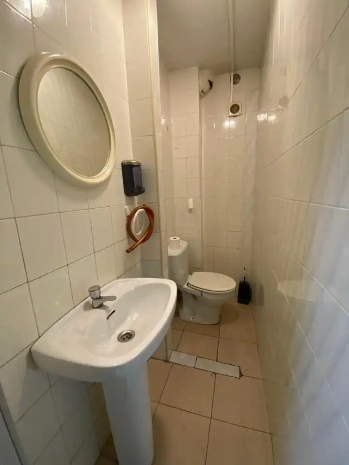 Local comercial en venda a Calle Juan Madrazo 9 24002 Leon, imagen 7