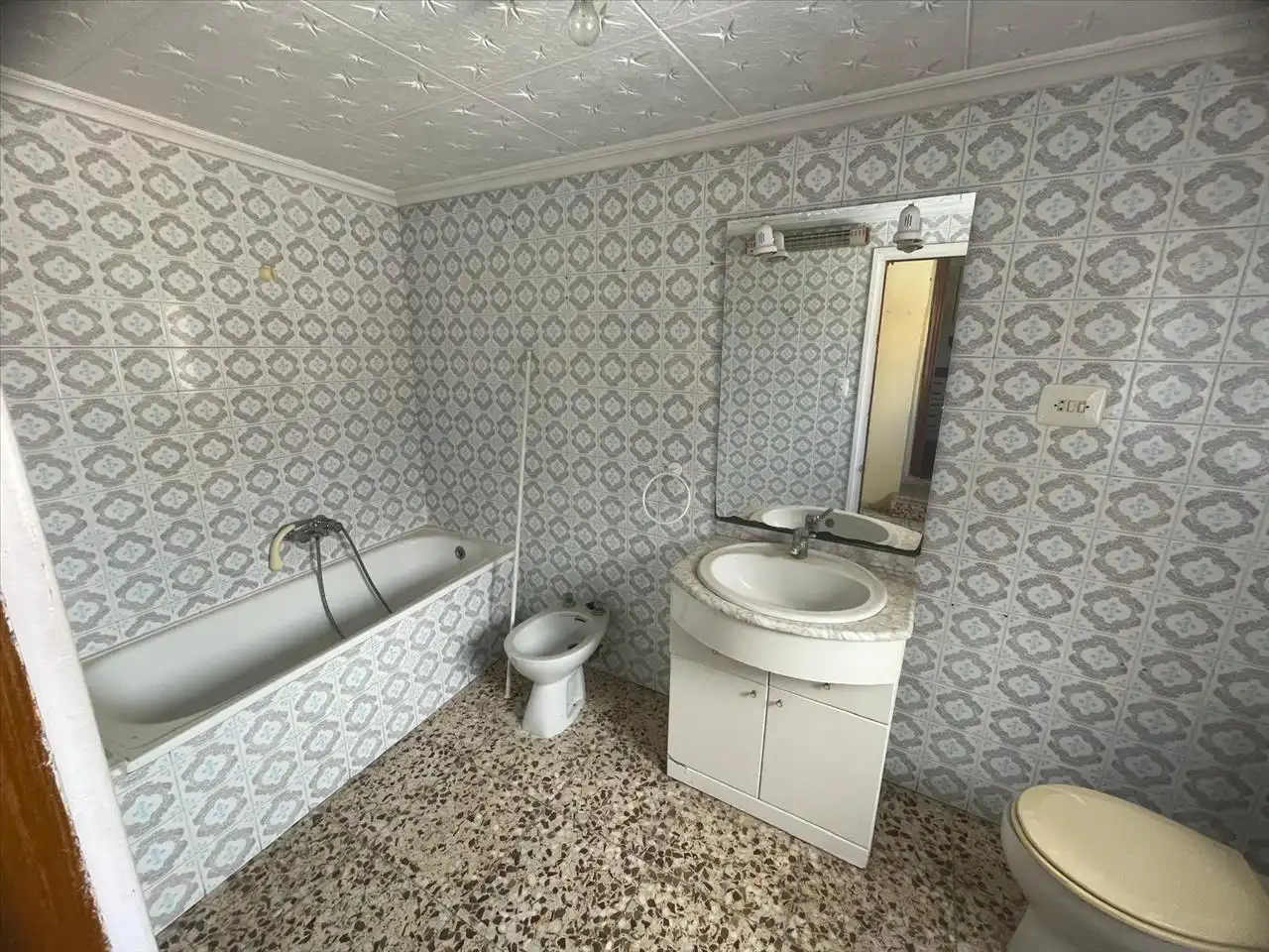 Bathroom of Flat for sale in Almansa
