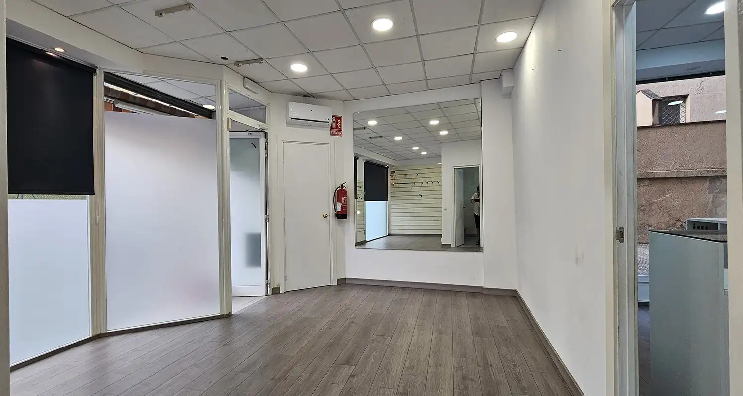 Gewerbefläche zum Verkauf in Carrer Girona 23, imagen 4