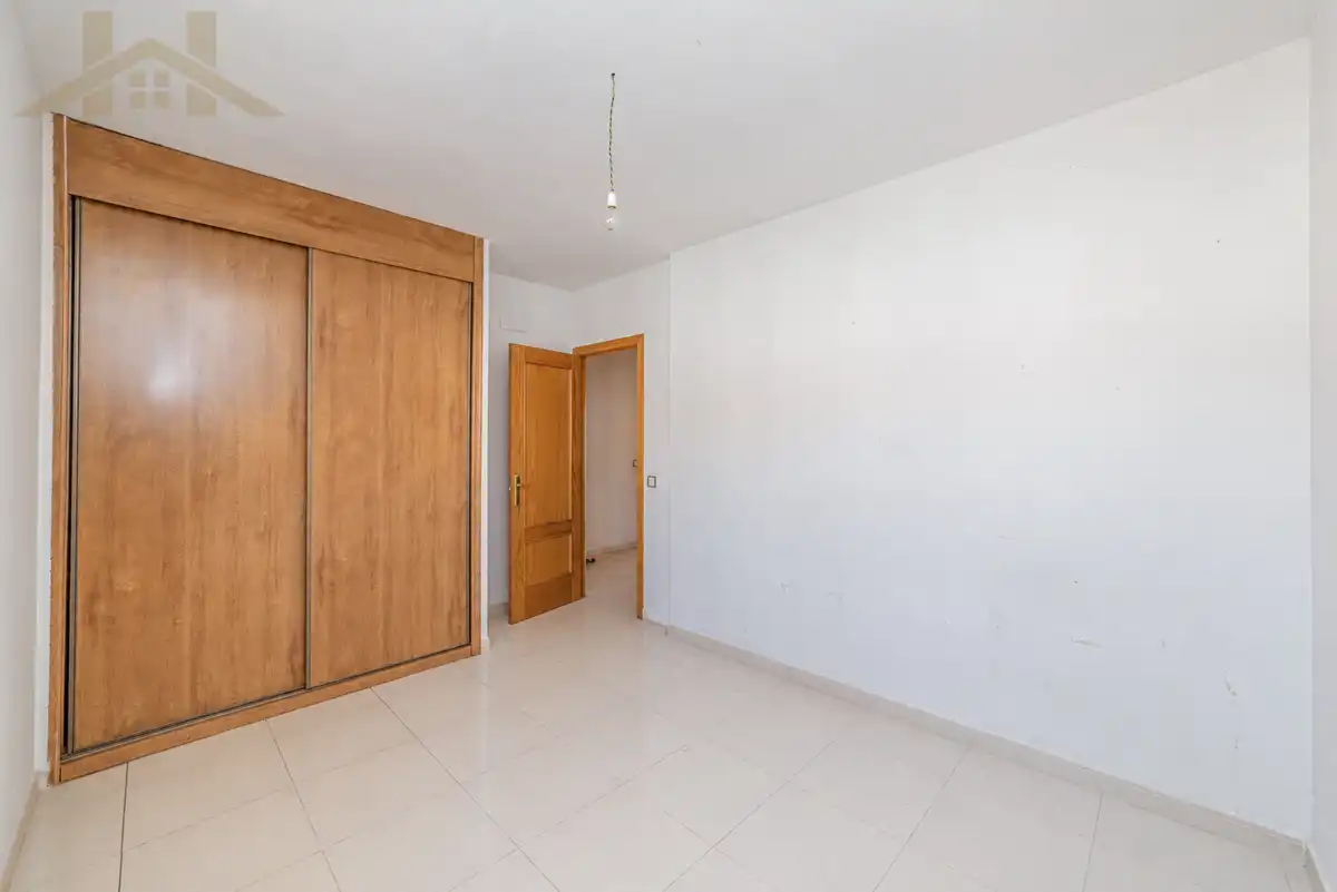 Dormitori de Casa adosada en venda en Seseña amb Calefacció, Jardí privat i Terrassa