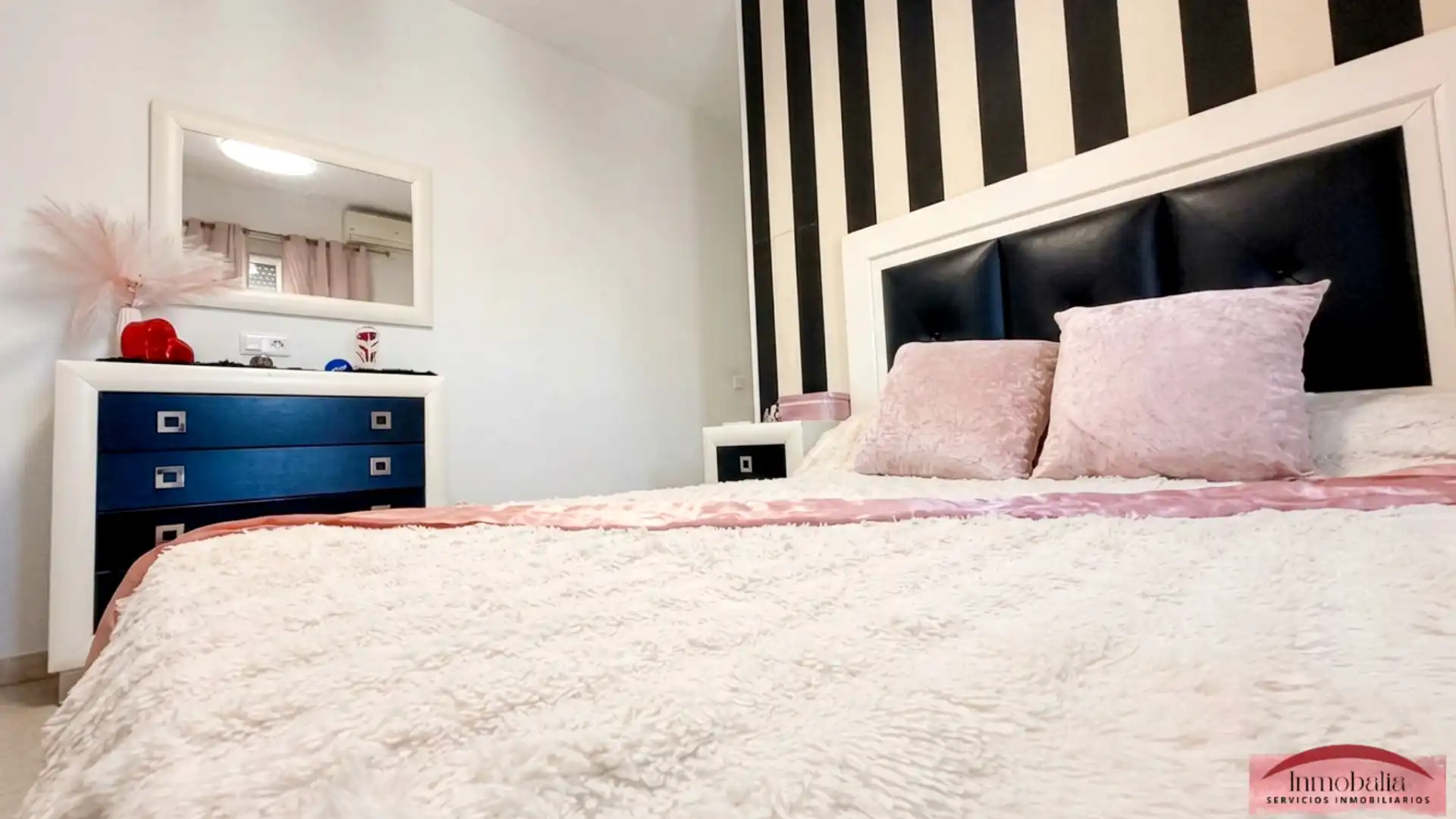 Habitación de Piso en venta en Sevilla con Aire acondicionado y Terraza