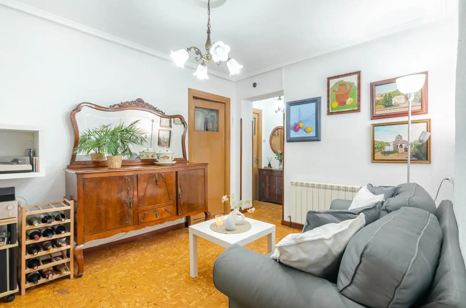 Sala d'estar de Casa o xalet en venda en Oviedo  amb Calefacció, Jardí privat i Terrassa