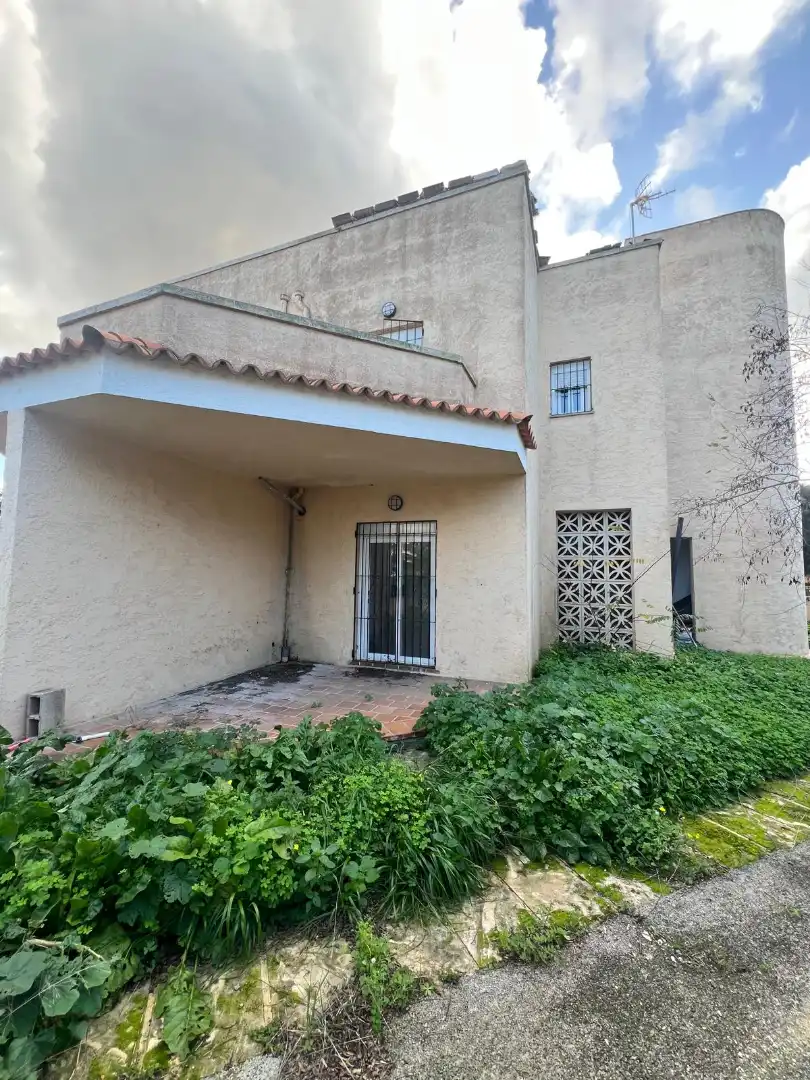 Vista exterior de Casa adosada en venda en Llucmajor amb Jardí privat, Terrassa i Piscina
