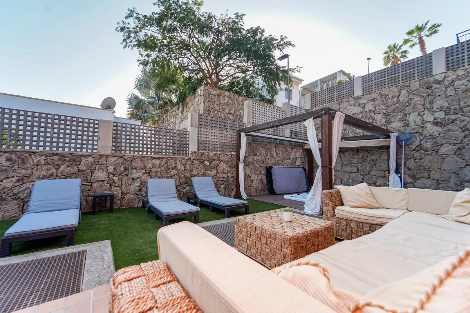 Terrassa de Casa o xalet en venda en Mogán amb Aire condicionat, Jardí privat i Terrassa