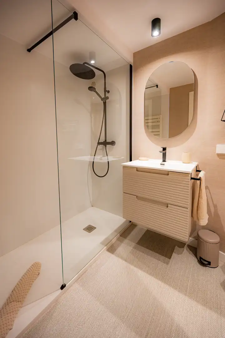 Bathroom of Flat for sale in Oviedo   with Heating, Parquet flooring and Terrace