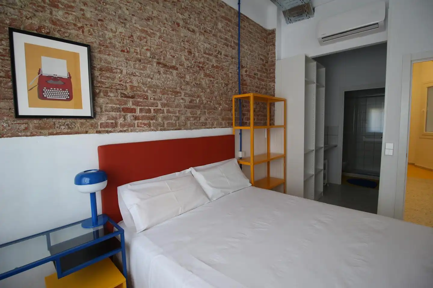 Bedroom of Ground floor for share in Madrid  with Air Conditioner, Heating and Furnished