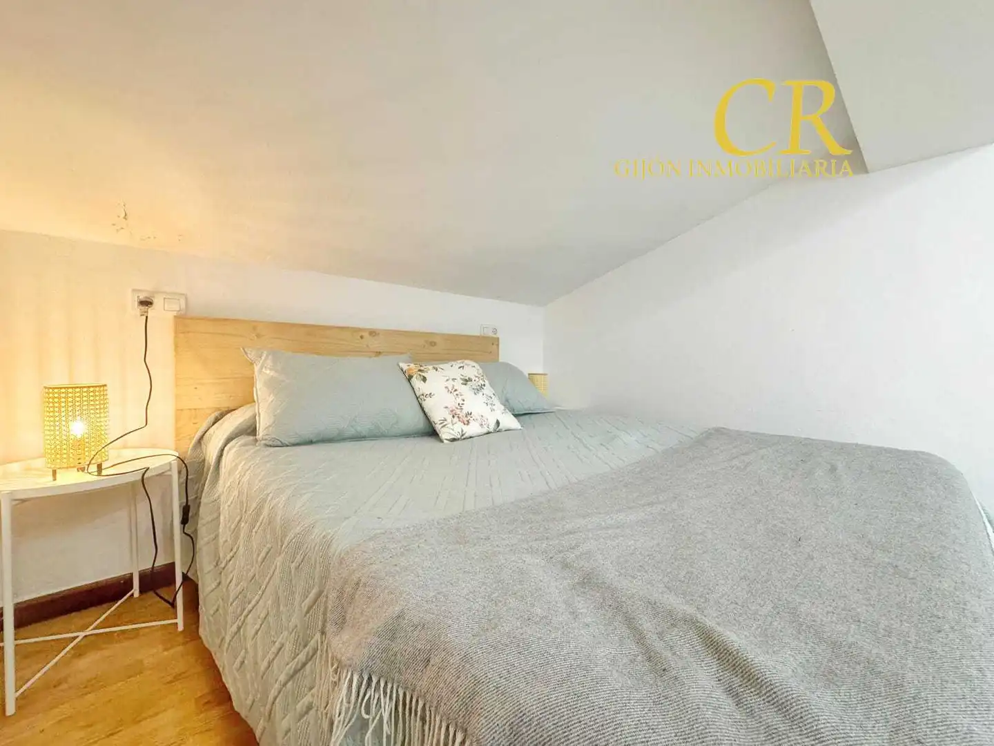 Habitación de Ático en venta en Gijón  con Calefacción, Amueblado y Horno