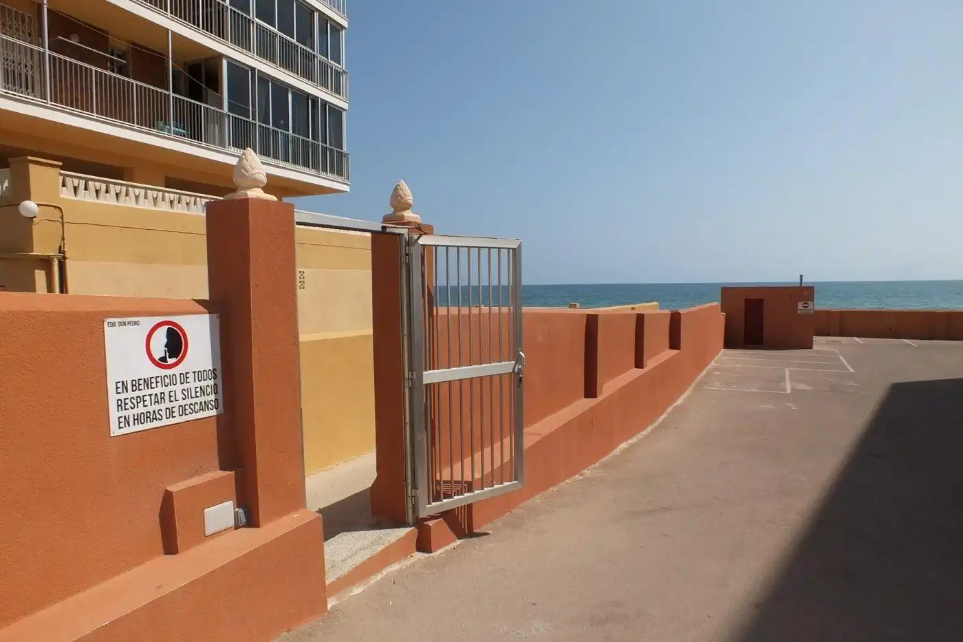 Vista exterior de Ático en venta en Elche / Elx con Amueblado