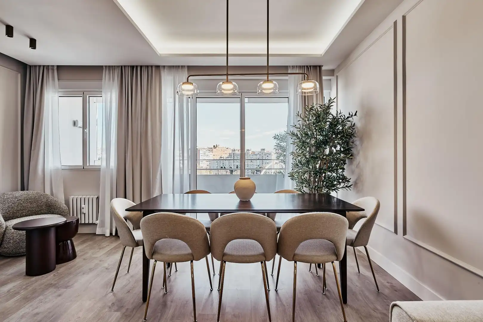 Menjador de Apartament en venda en Madrid amb Calefacció, Terrassa i Moblat