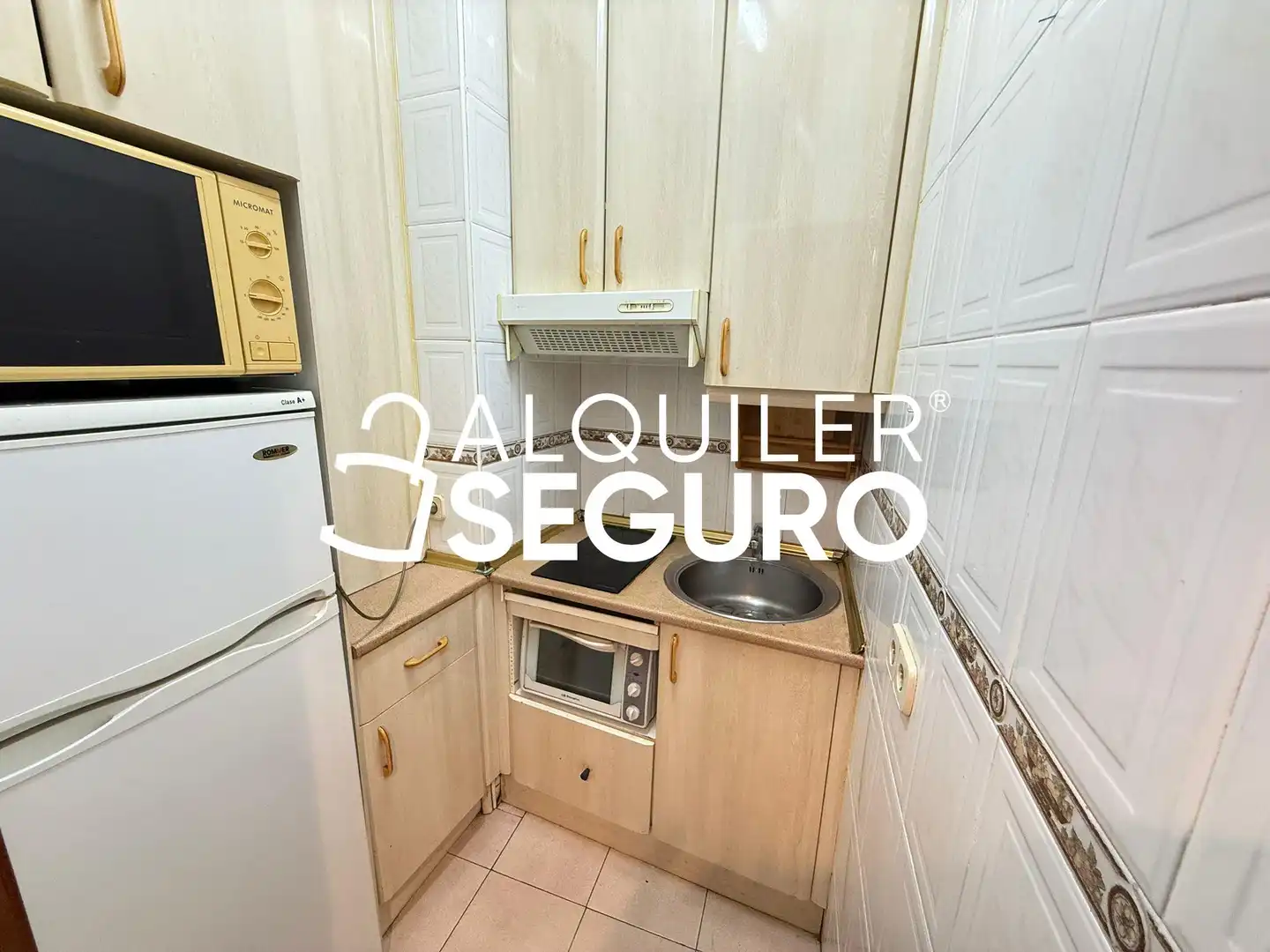 Kitchen of Study for rent in Madrid  with Heating and Furnished