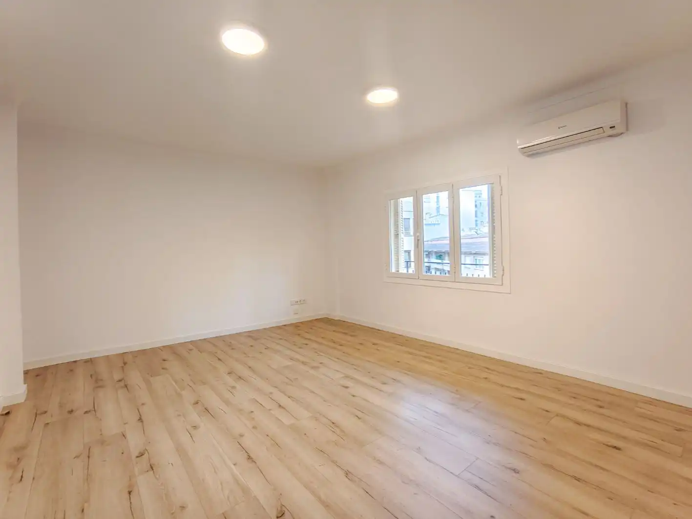 Living room of Flat for rent in  Palma de Mallorca  with Air Conditioner, Terrace and Balcony