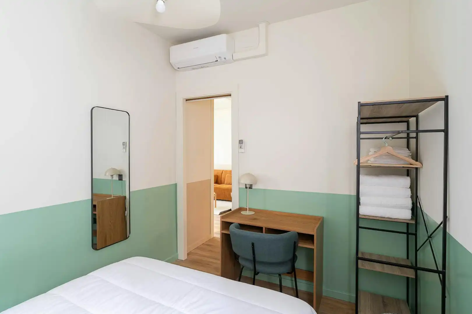 Bedroom of Flat for rent in Barcelona  with Air Conditioner, Heating and Furnished
