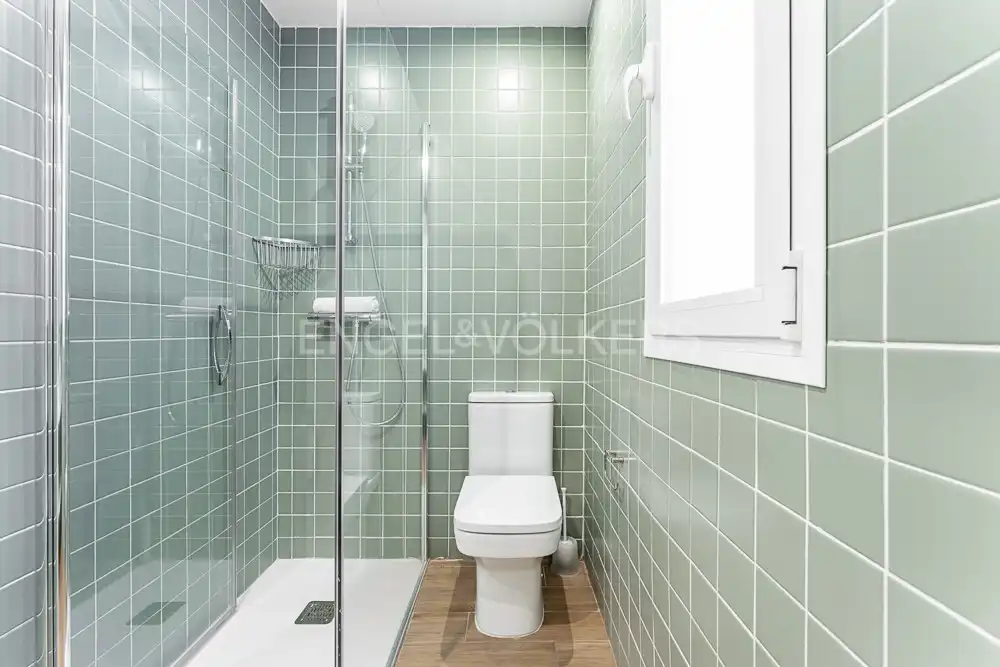 Baño de Apartamento de alquiler en Madrid con Aire acondicionado, Calefacción y Amueblado