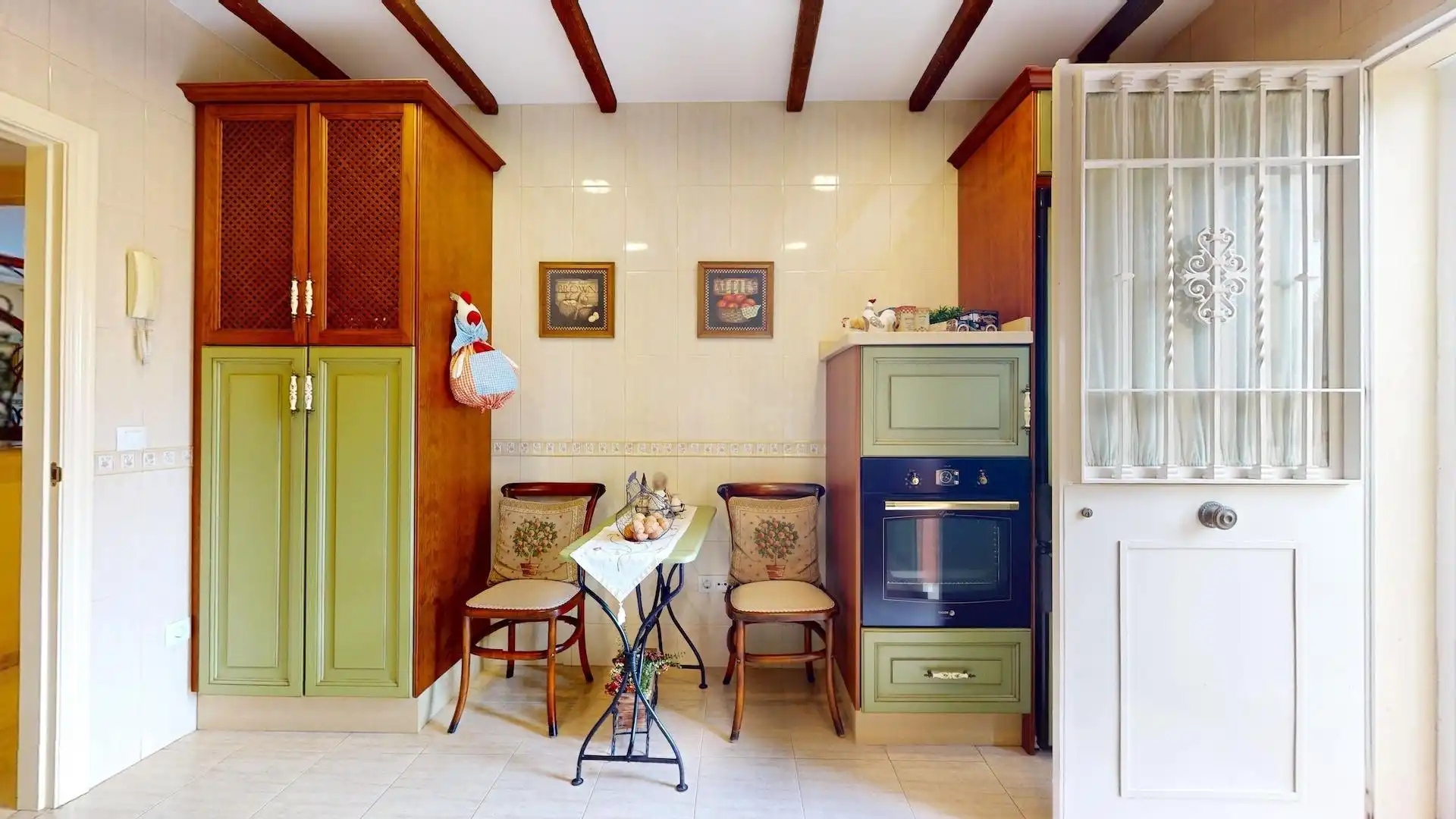 Kitchen of Houses for sale in Córdoba  with Air Conditioner, Private garden and Terrace