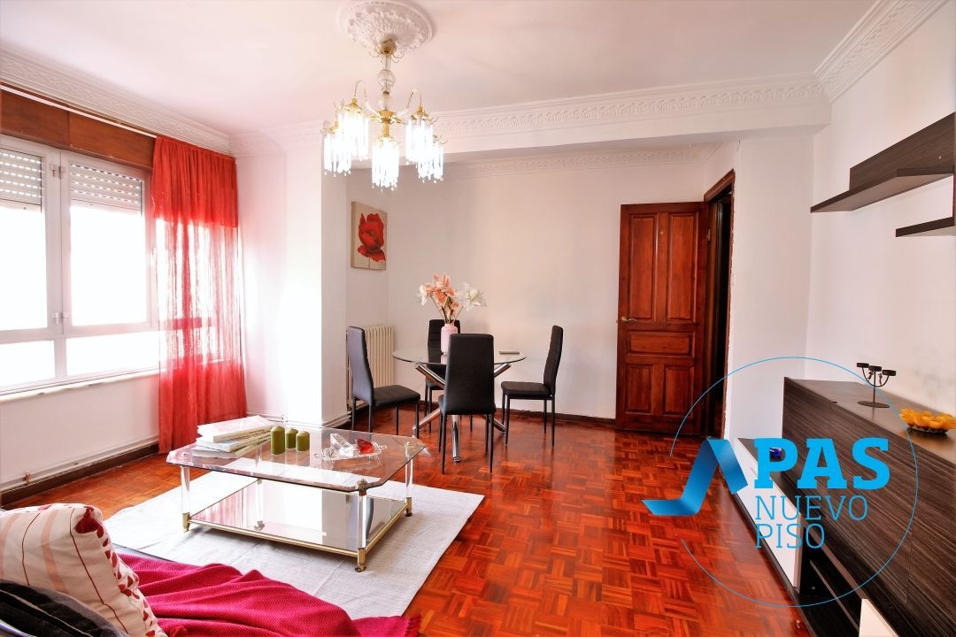 Sala de estar de Piso en venta en Torrelavega  con Calefacción