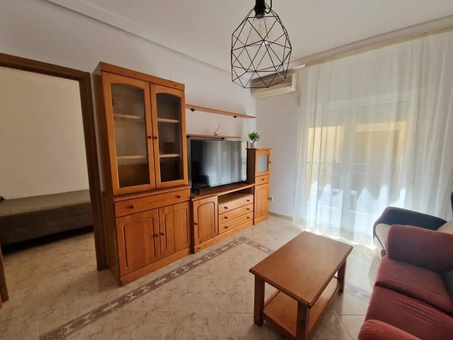 Living room of Flat for rent in Plasencia  with Air Conditioner and Heating