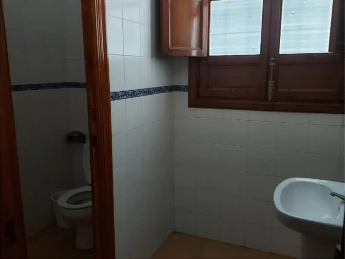 Baño de Nave industrial en venta en Higuera de la Sierra