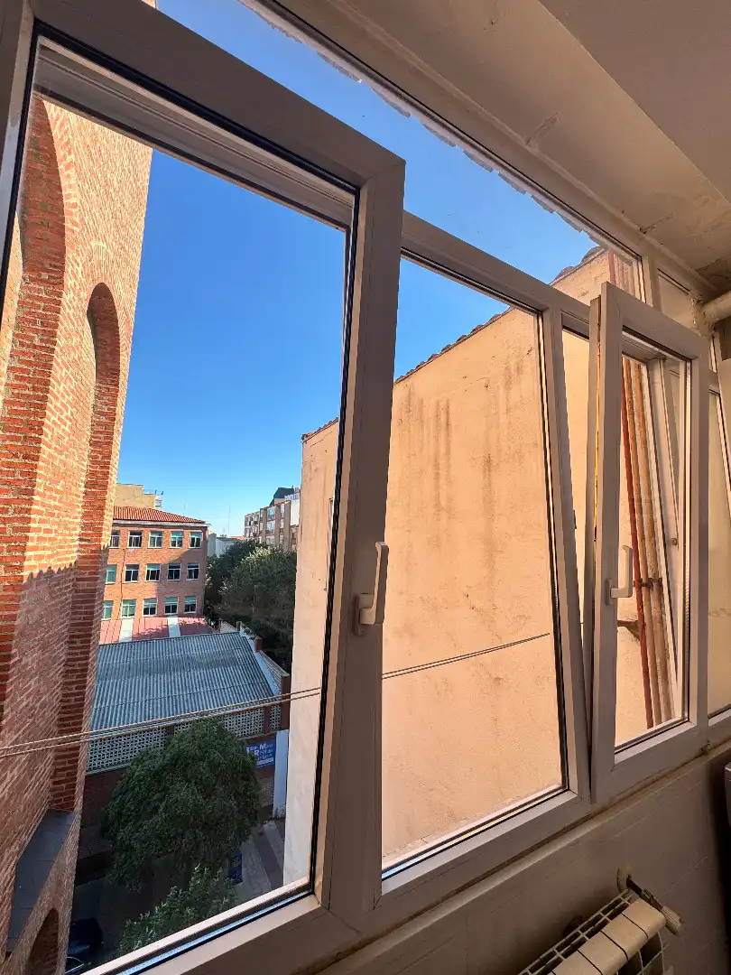Vista exterior de Àtic en venda en Valladolid amb Calefacció, Parquet i Terrassa