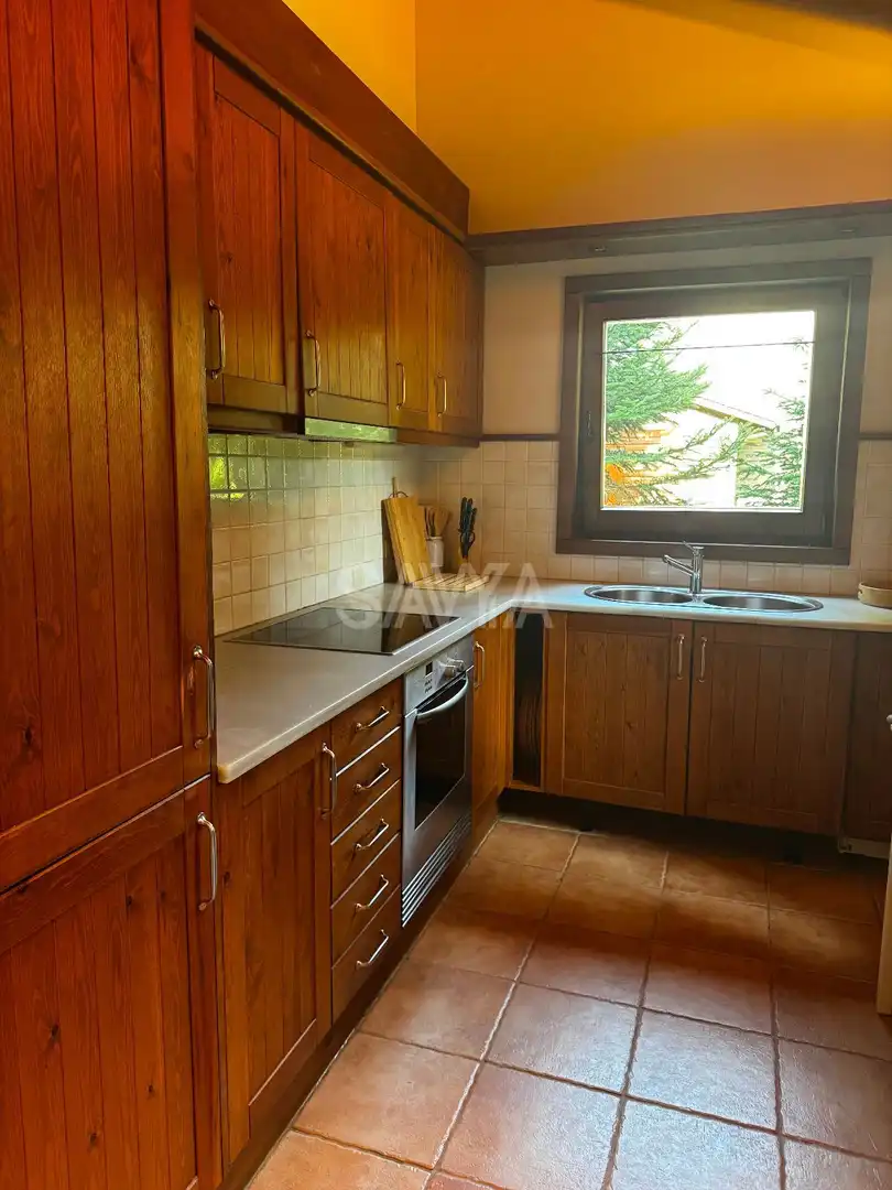 Cuina de Casa adosada de lloguer en Bolvir amb Calefacció, Parquet i Terrassa