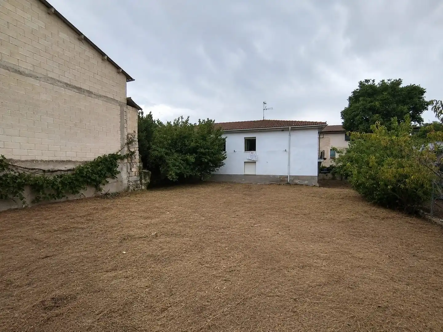 Finca rústica en venta en Valle de Losa con Jardín privado, Amueblado y Alarma