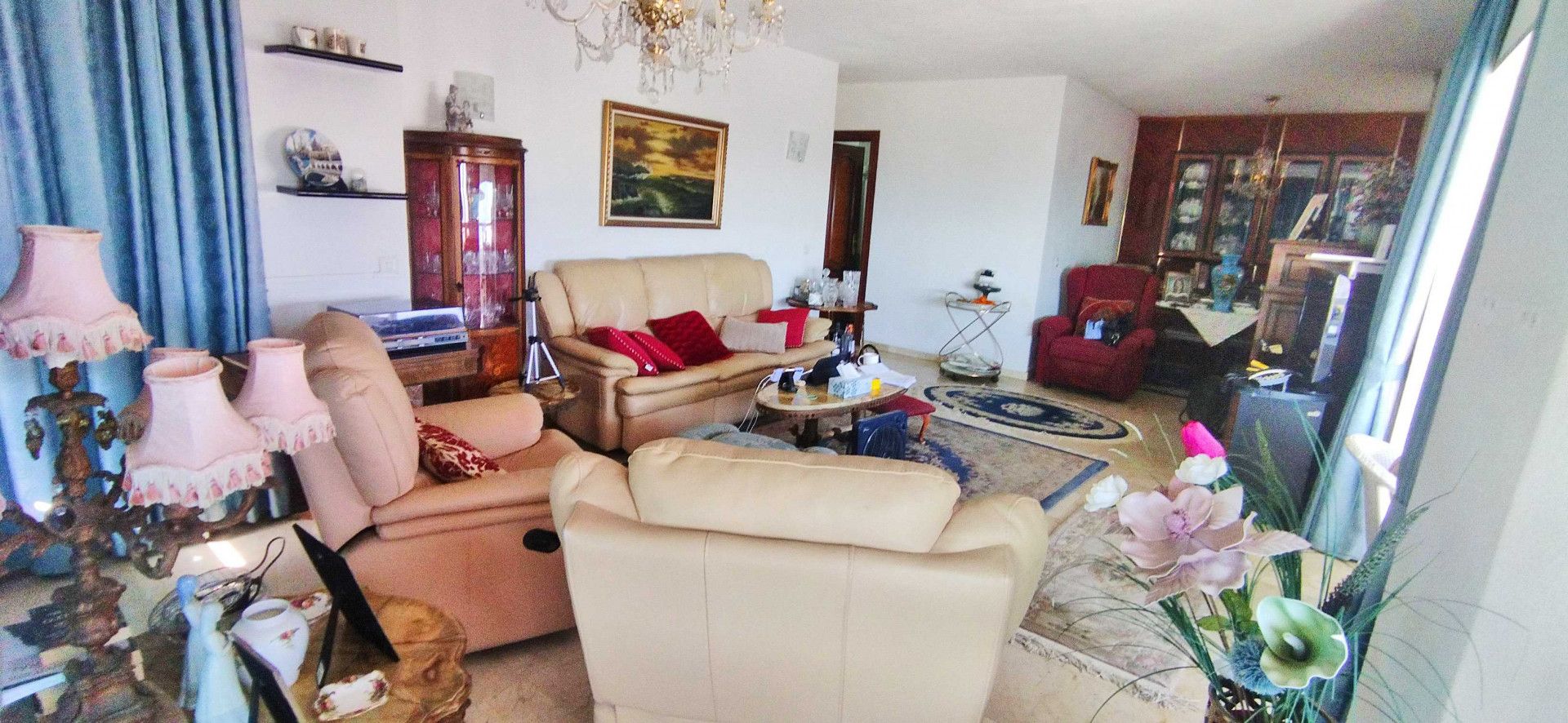 Living room of Flat for sale in Marbella  with Terrace, Swimming Pool and Community pool