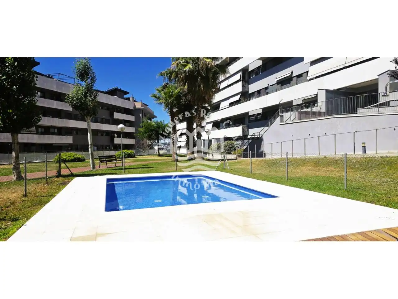 Piscina de Dúplex en venda en Terrassa amb Aire condicionat, Calefacció i Parquet