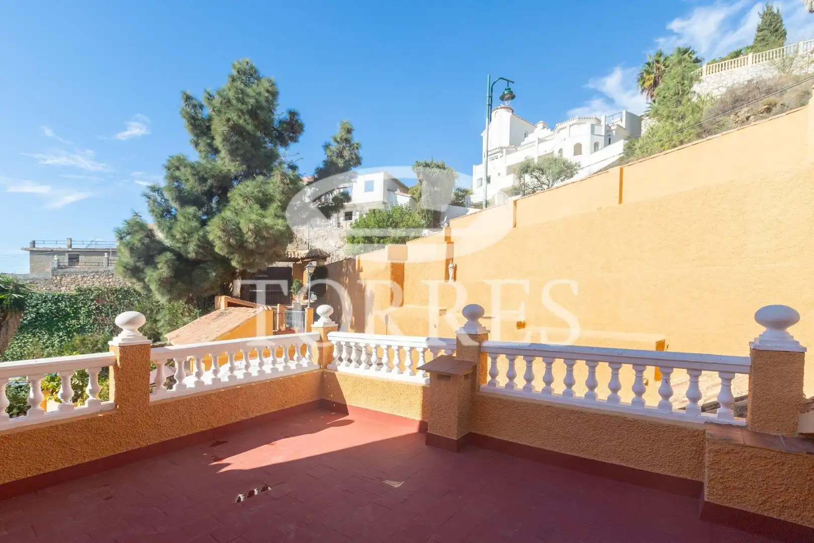 Vista exterior de Casa o xalet en venda en Málaga amb Aire condicionat, Calefacció i Jardí privat