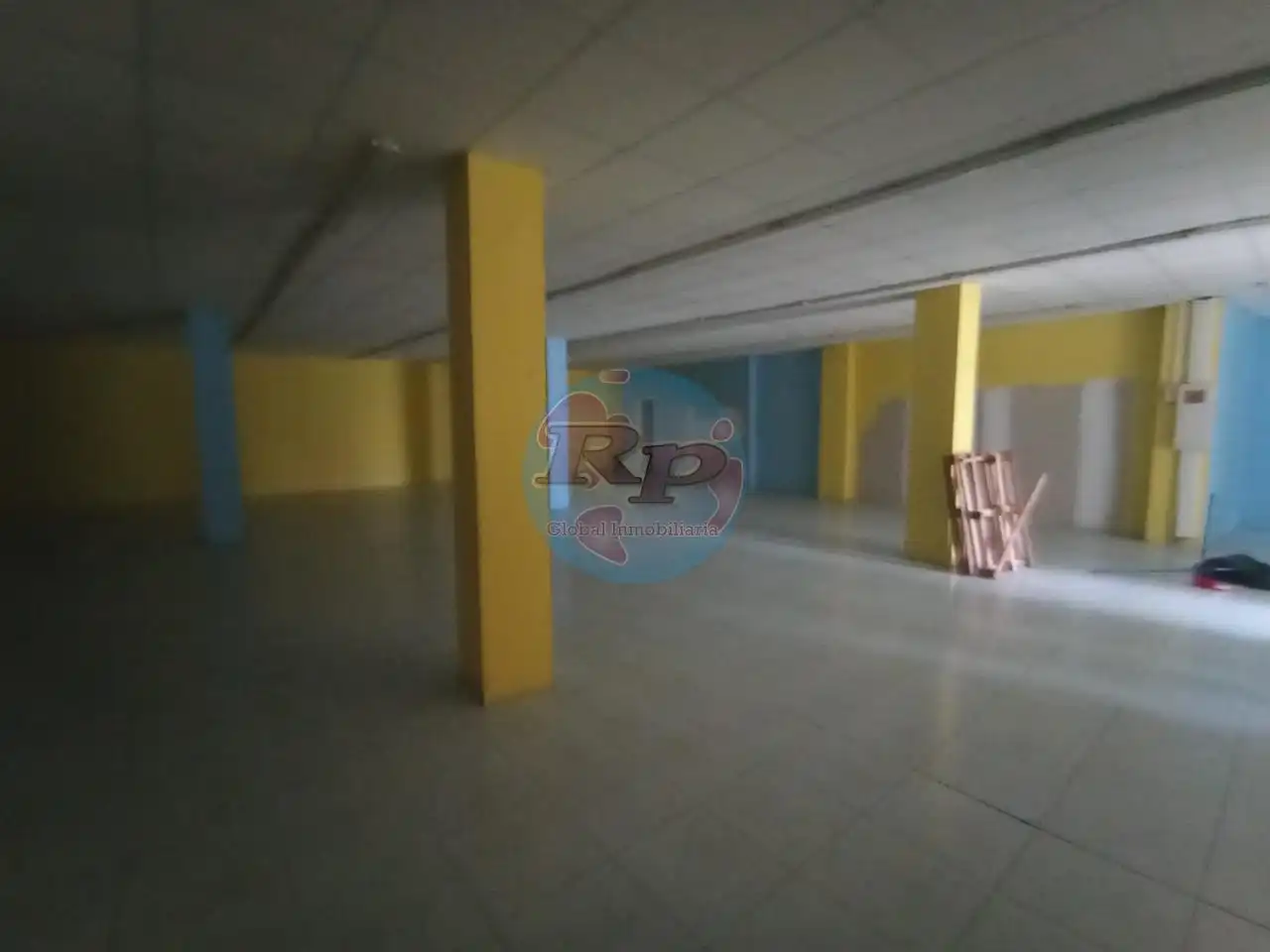 Local comercial en venda a La Robla, imagen 3