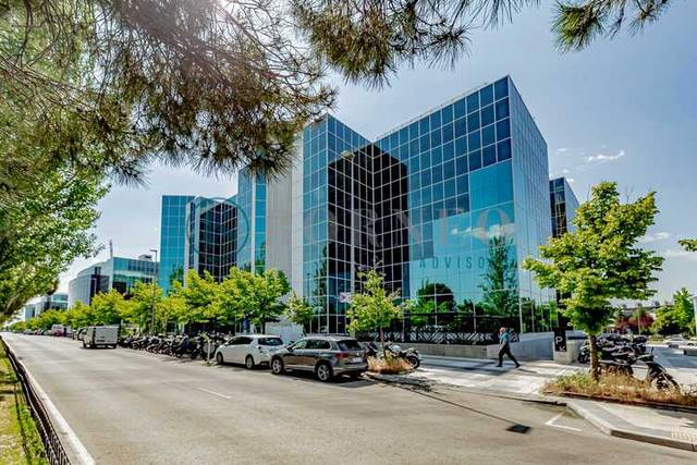 Oficina en Alquiler en Corralejos - Campo de las Naciones