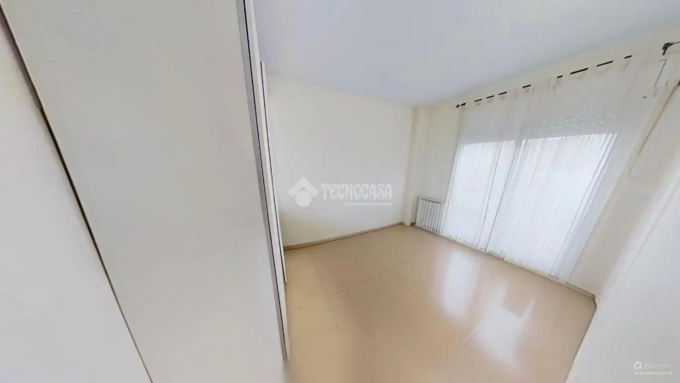 Habitación de Piso en venta en Sabadell con Aire acondicionado, Calefacción y Balcón