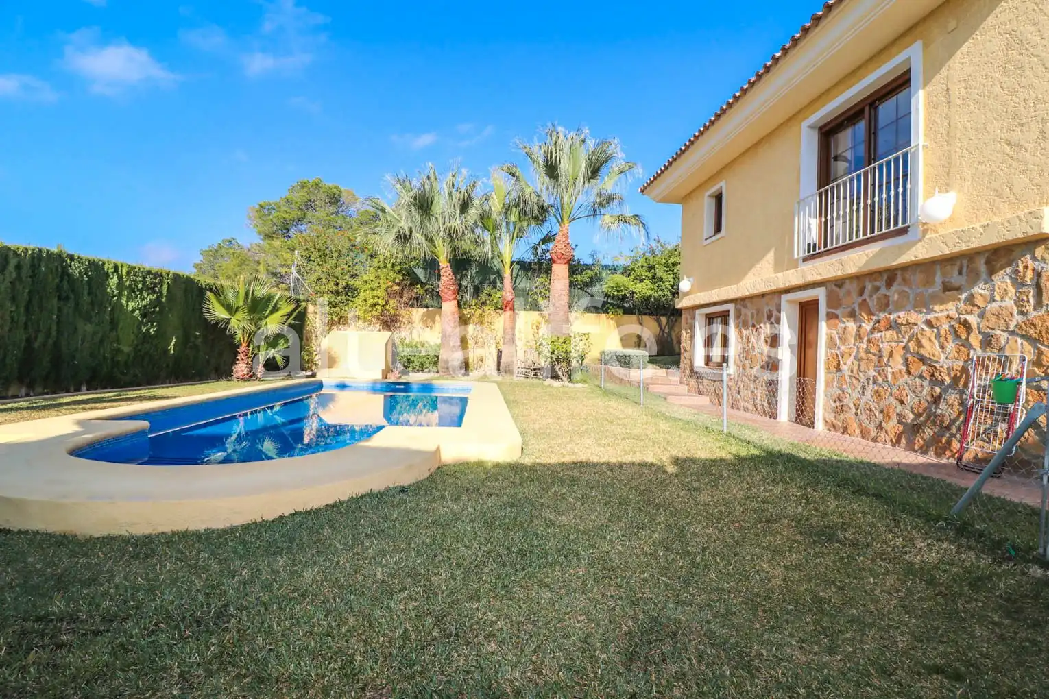 Vista exterior de Casa o chalet en venta en La Nucia con Aire acondicionado, Calefacción y Jardín privado