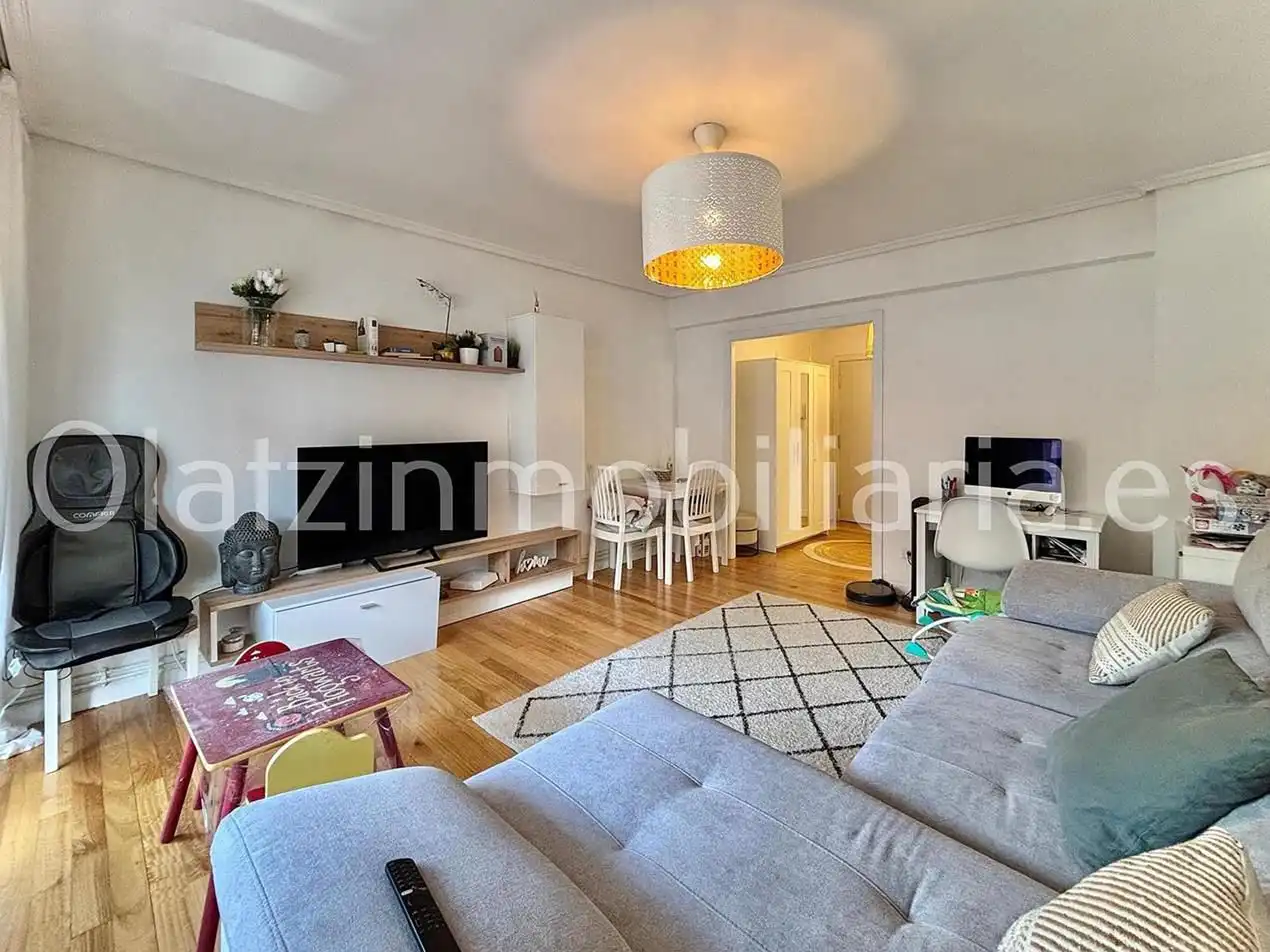 Sala de estar de Piso en venta en Zalla  con Calefacción, Terraza y Trastero