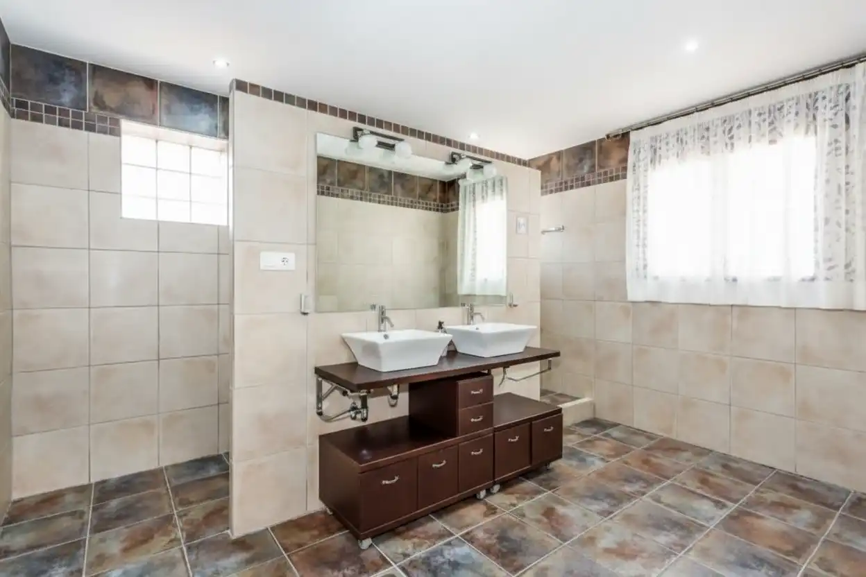 Casa rústica amb terrassa en venda a Altos de Estepona, imagen 24