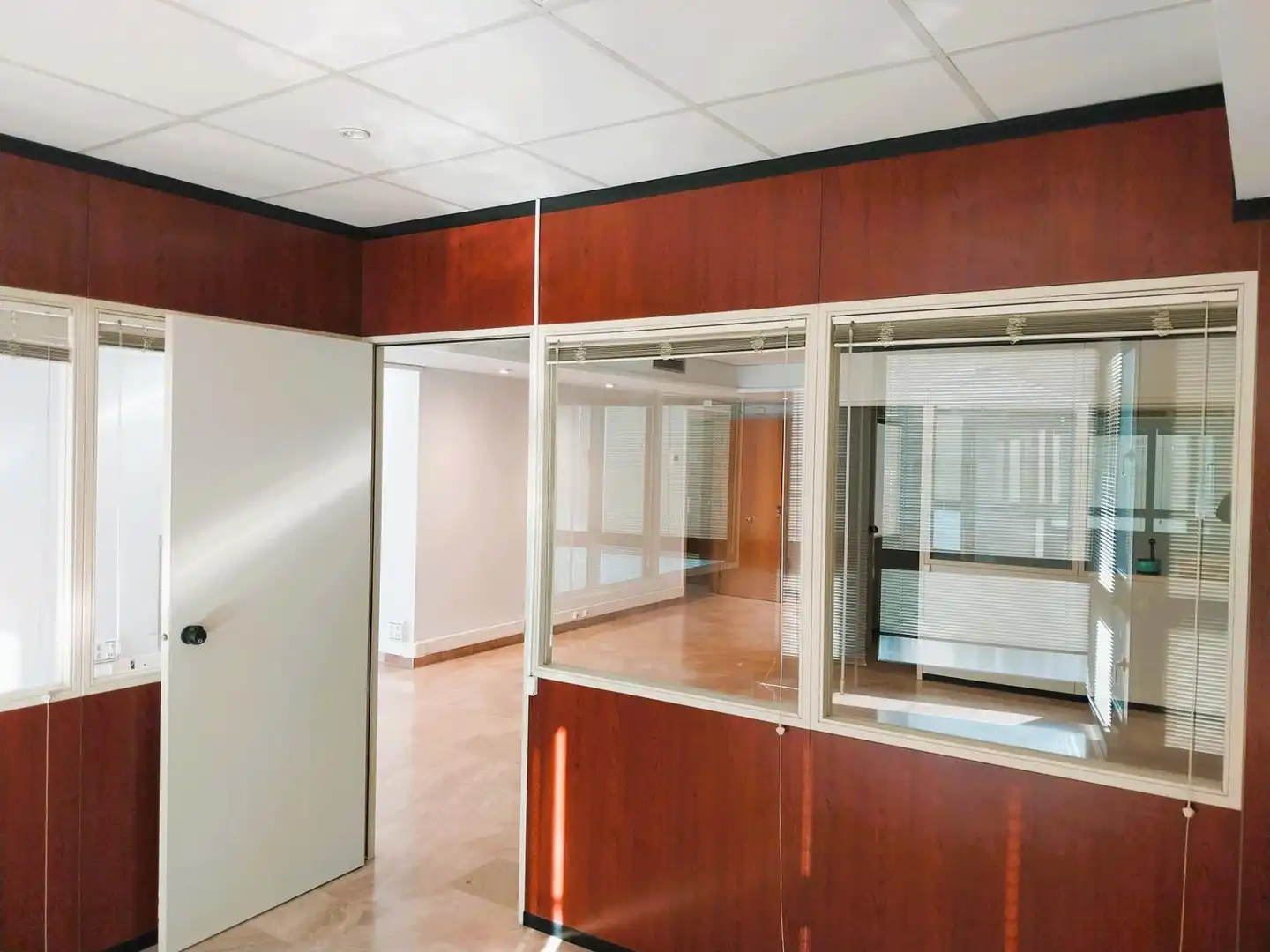 Bureau avec ascenseur à louer à Carrer Carrer Cristòfor Colom, imagen 4