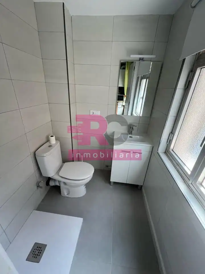 Bathroom of Flat for rent in Salamanca  with Heating, Storage room and Furnished