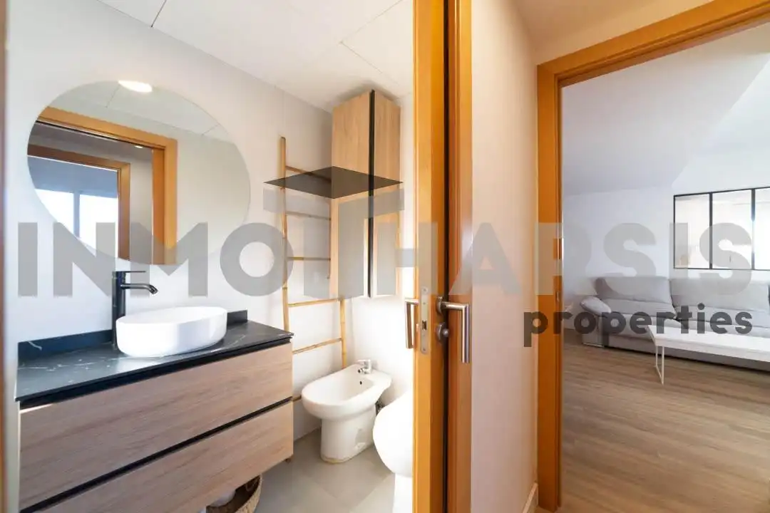 Bathroom of Attic for sale in Roquetas de Mar  with Air Conditioner, Heating and Private garden