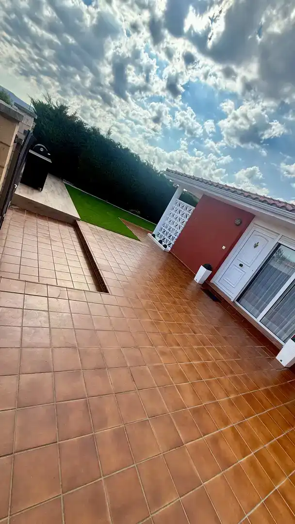 Terrassa de Casa adosada en venda en Medina de Pomar amb Jardí privat, Traster i Piscina