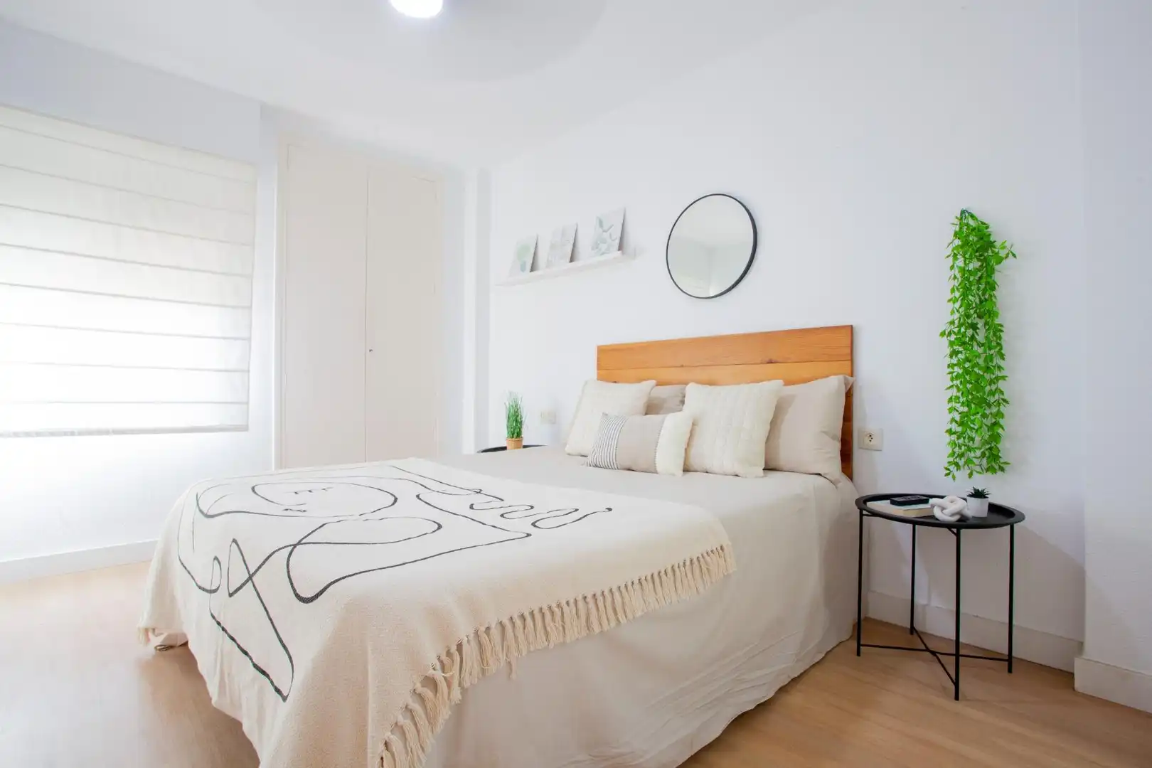 Habitación de Piso en venta en Alicante / Alacant con Terraza y Balcón