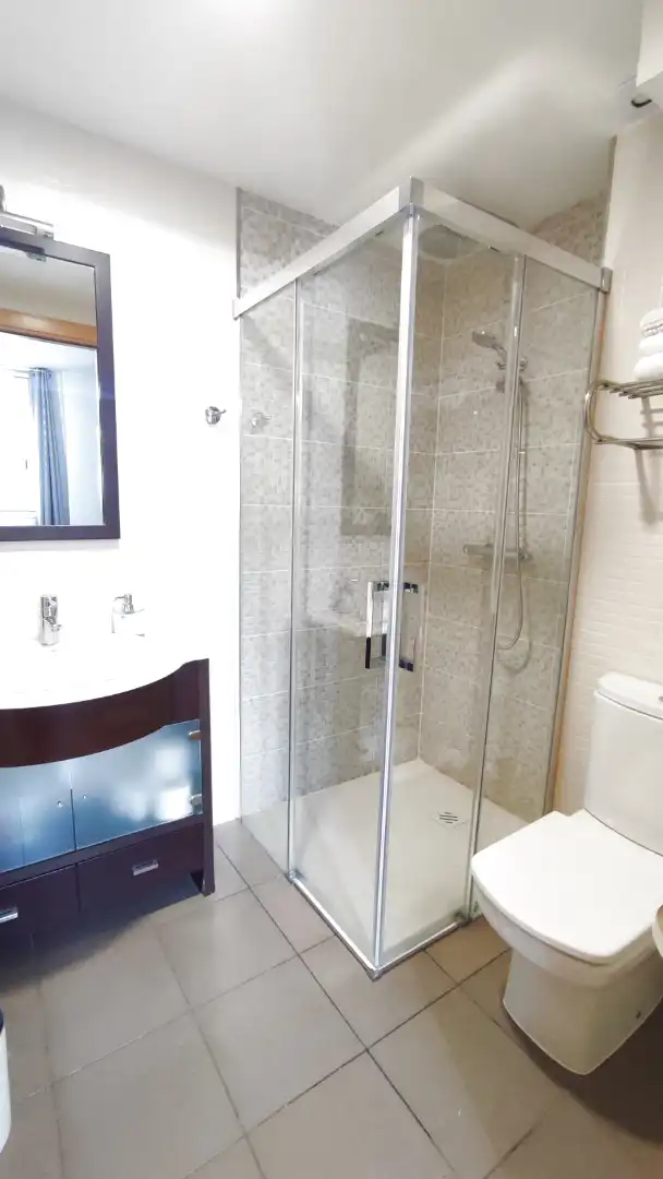 Bany de Apartament en venda en Manresa amb Aire condicionat, Calefacció i Moblat